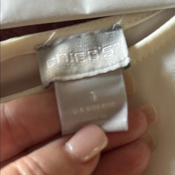 Chicos Cream Ruffle Sleeve Round Neck Tunic Top Size 1 - Picture 8 of 9